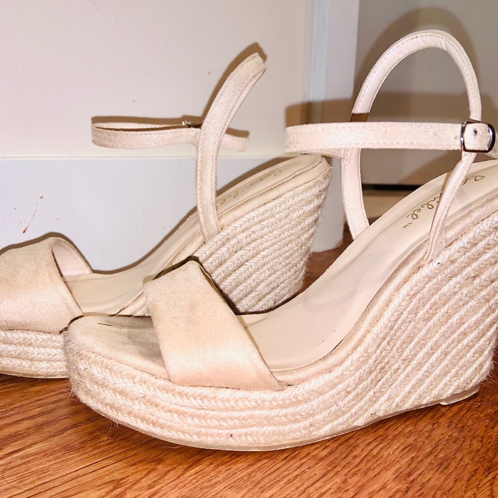 Bonnibel wedges beige